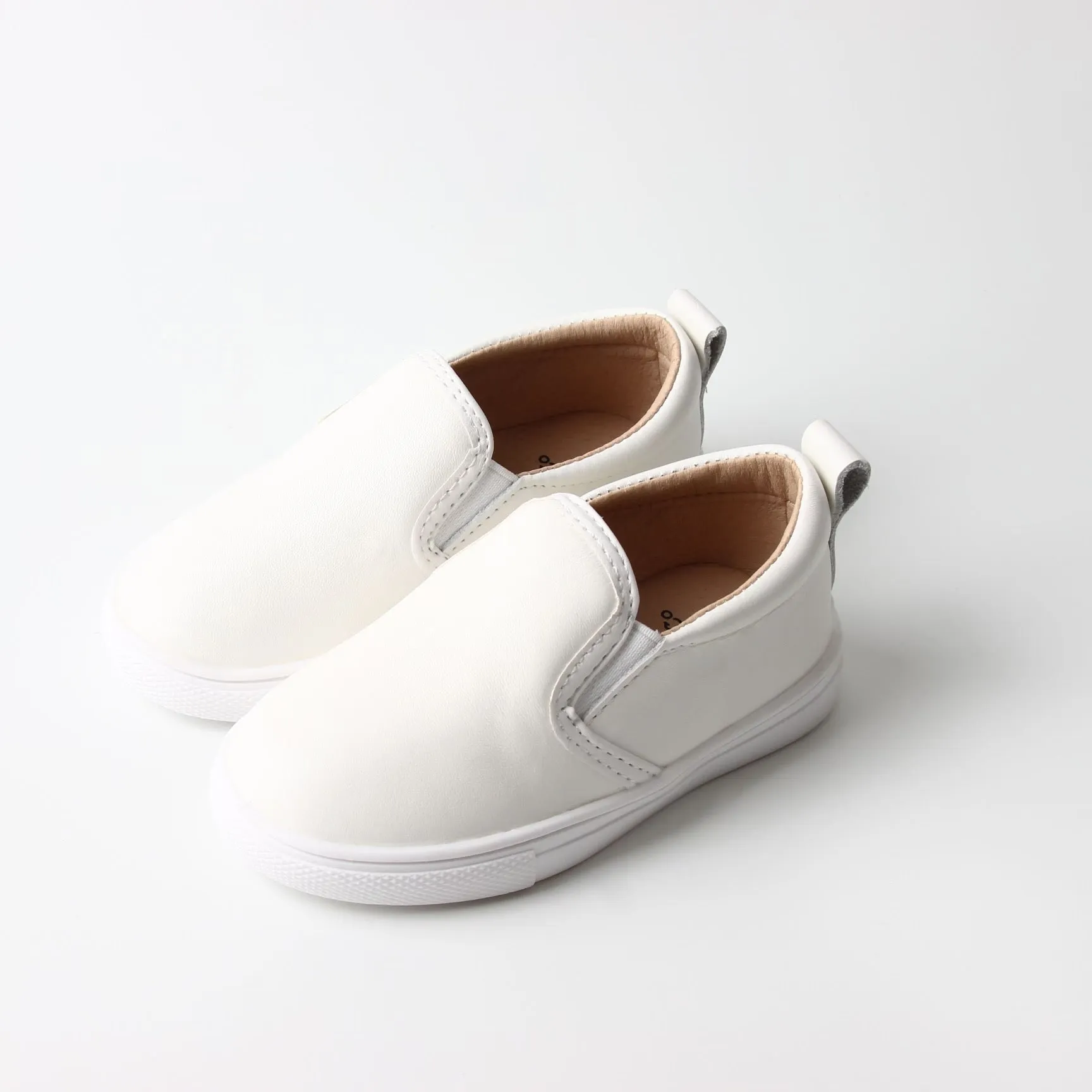Everett Slides - Cloud White