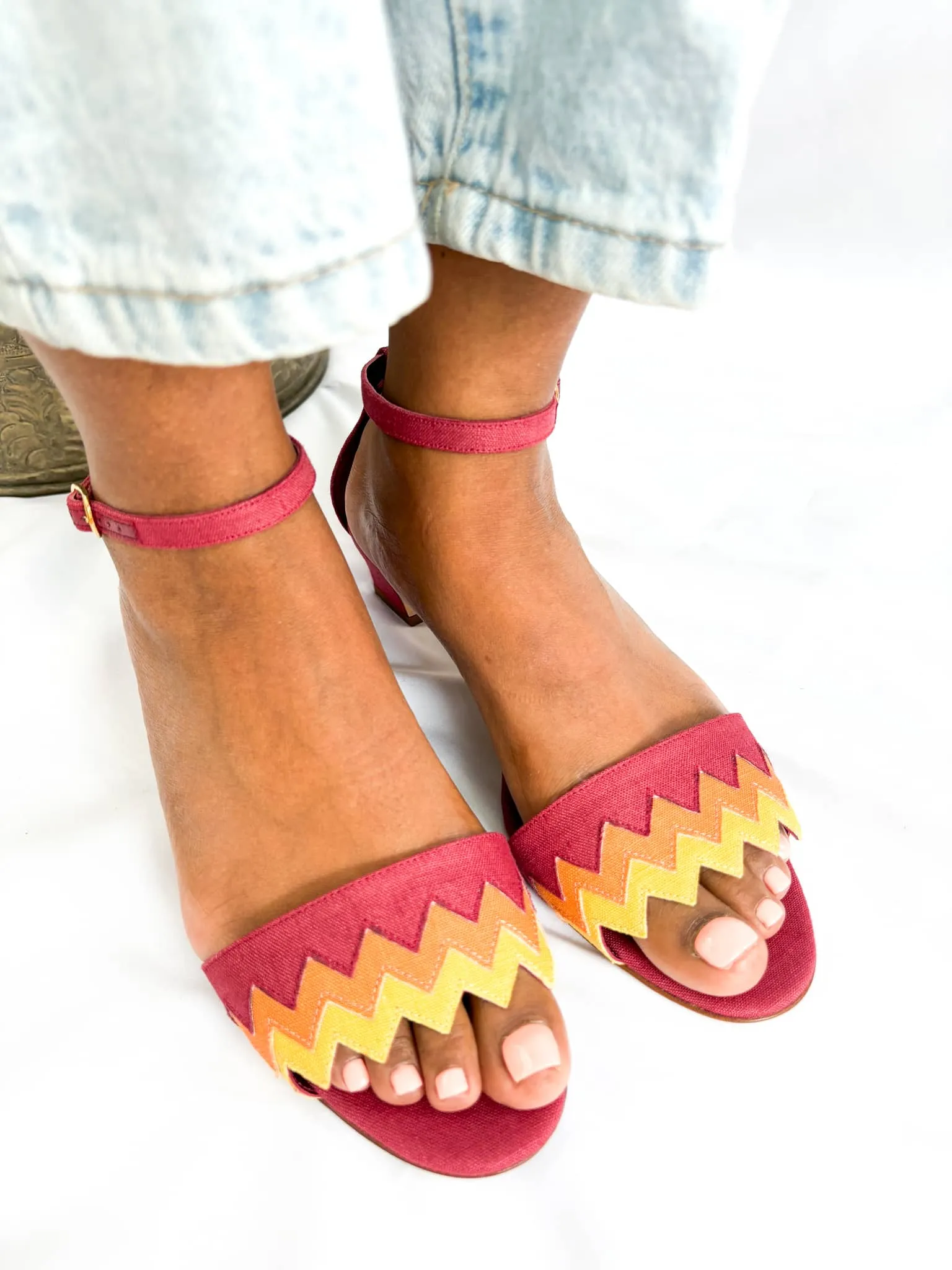 Manolo Blahnik Low Heel Sandals - Lochpri