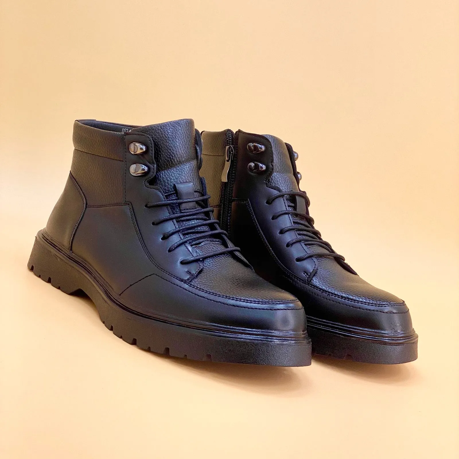 NEW ,  MEN BOOTS  M928 , MADE IN CHINA