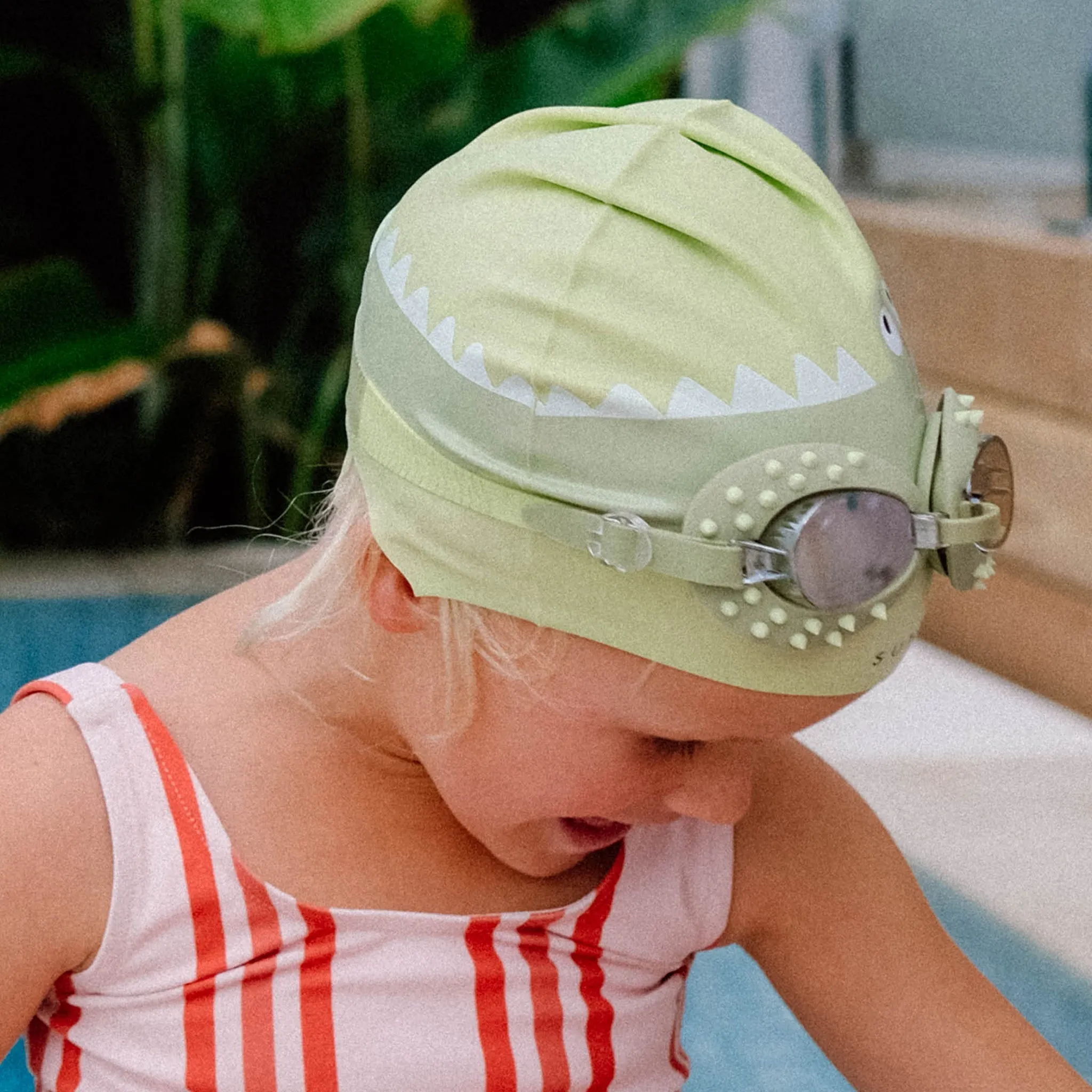 SUNNYLiFE Kids Swimming Cap Cookie The Croc Light Khaki