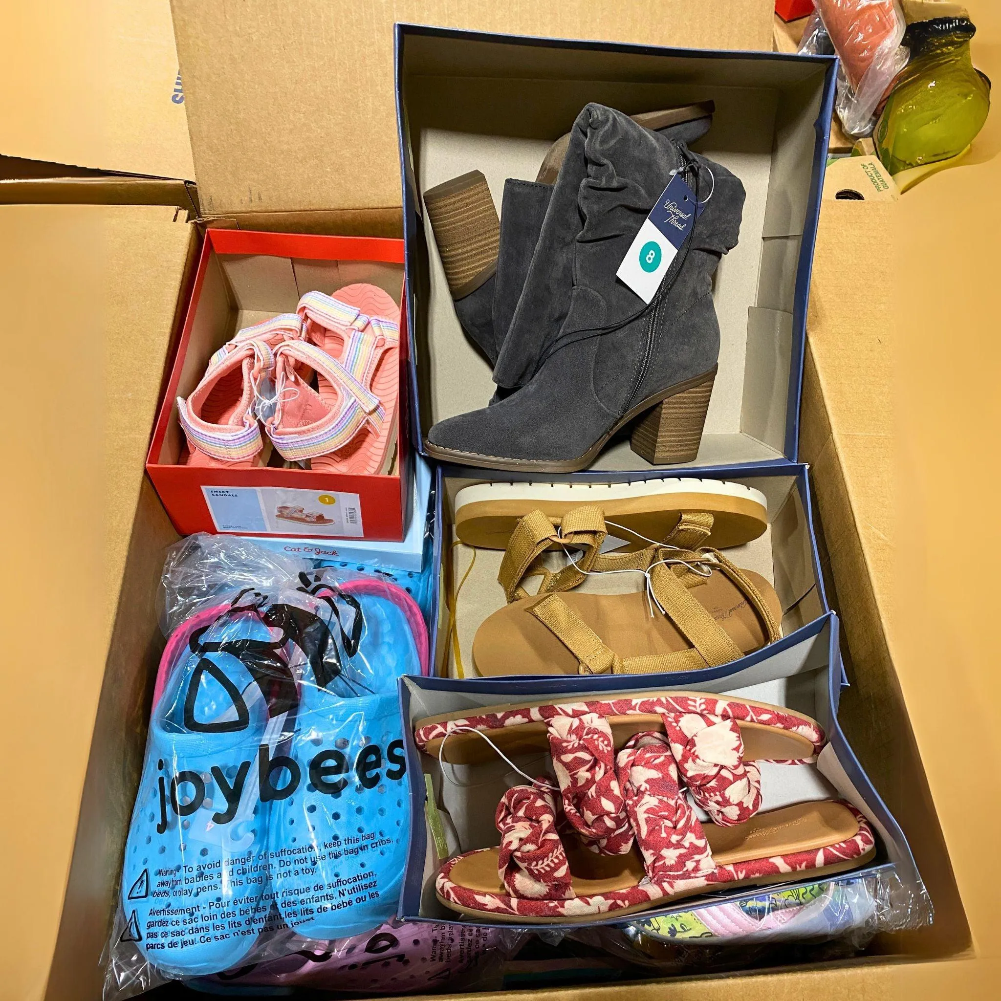 T@rget Foot Wear Assorted for Women, Men and Kids, Different Sizes (50 Pcs Lot)