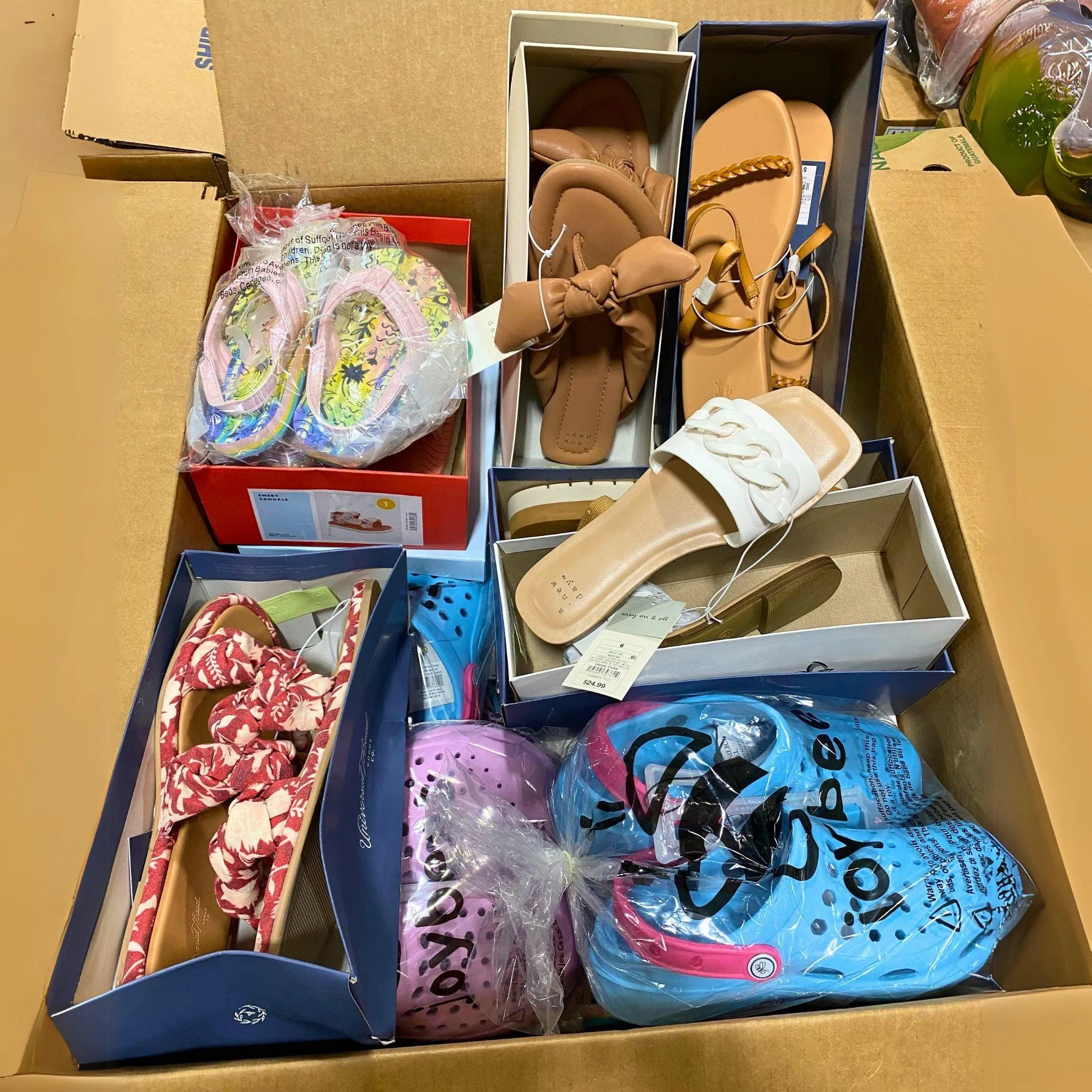 T@rget Foot Wear Assorted for Women, Men and Kids, Different Sizes (50 Pcs Lot)